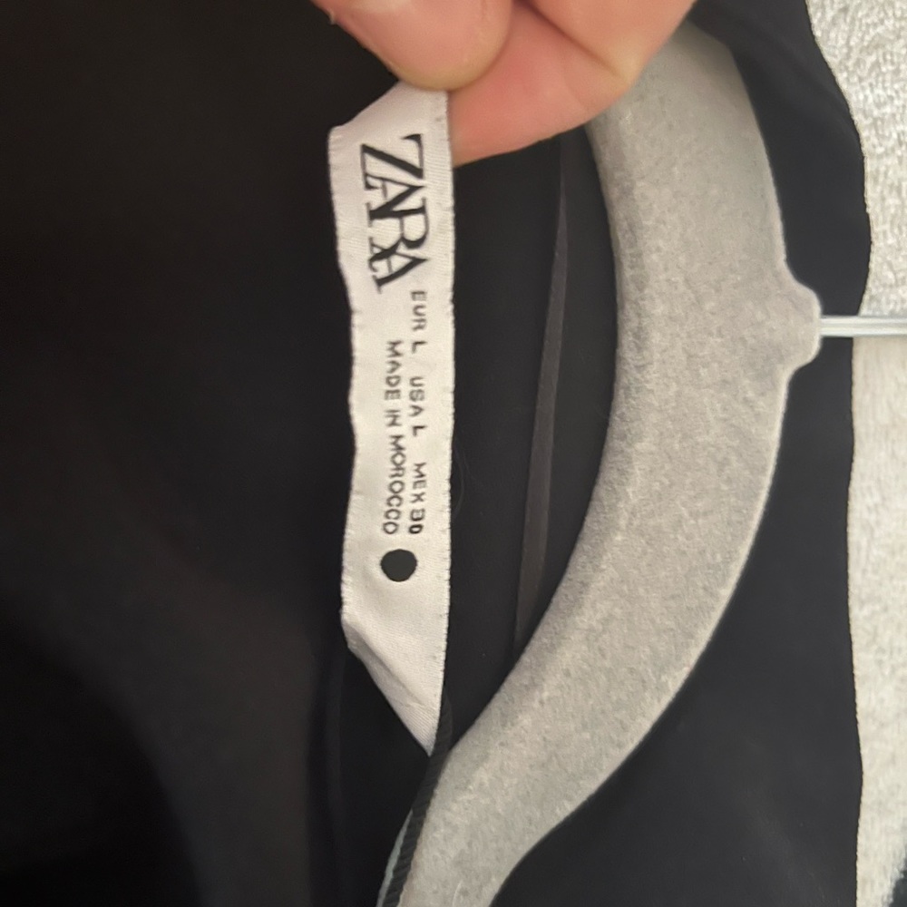 Zara - Picture 2 of 2